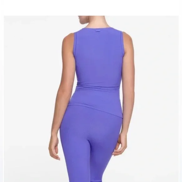 Only tried on soft lounge set with fold down pants. Top is no longer sold RARE - Picture 12 of 13